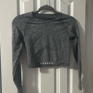 Long sleeve dark grey athletic crop top with thumb holes - size medium